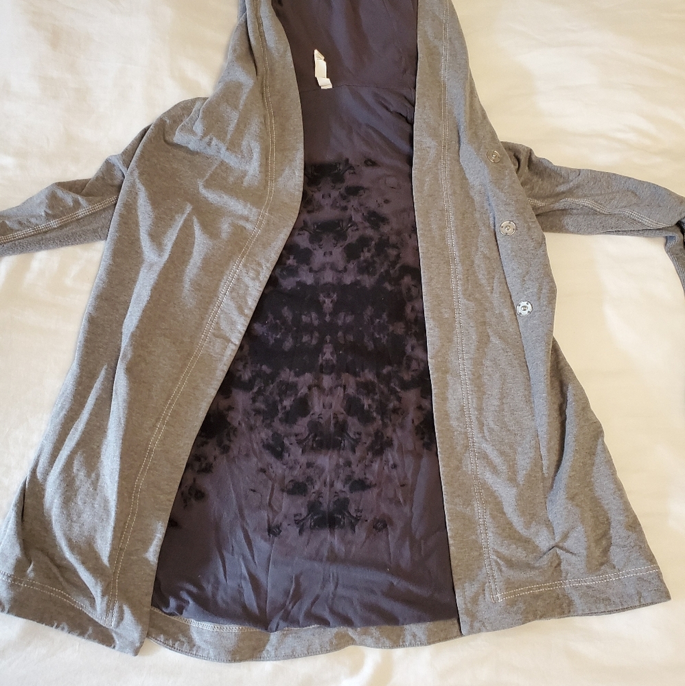 Lululemon Awareness Wrap sz 6